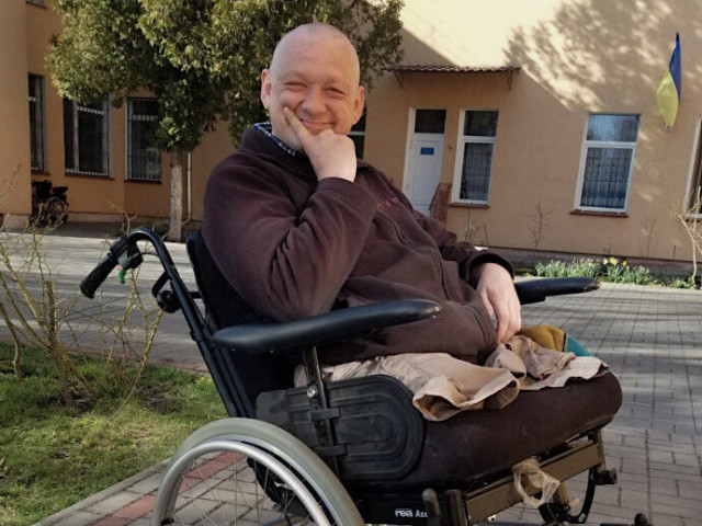 Допомога людям з обмеженими можливостями