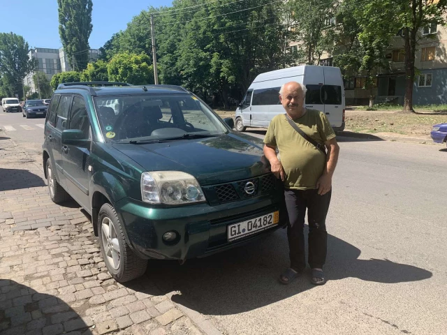 ГО "Жест допомоги" передала військовим черговий автомобіль для виконання бойових завдань