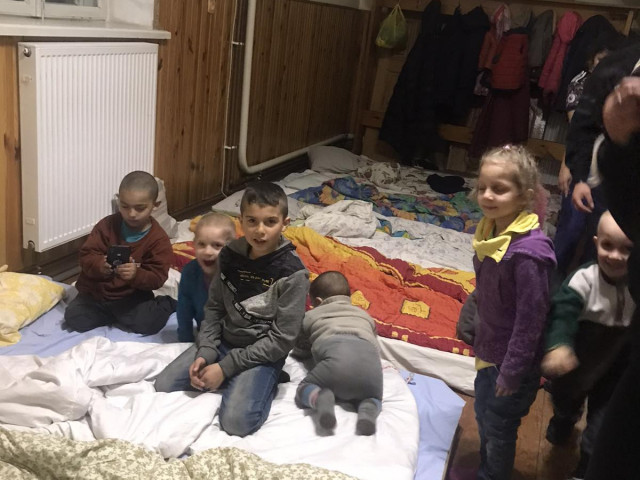 Надаємо дах над головою