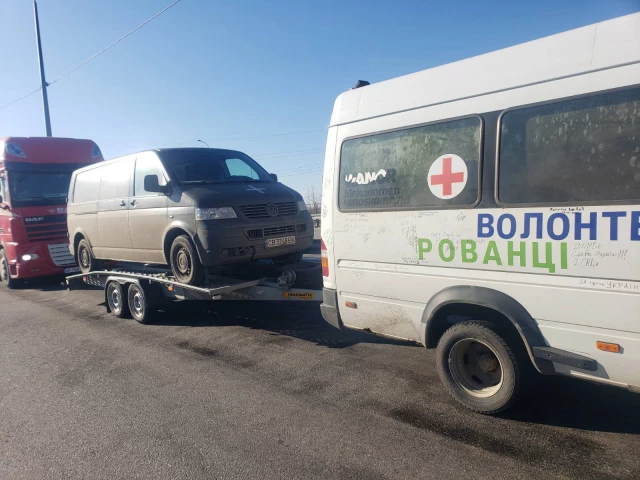 Волонтери ГО "Жест допомоги": Не лише обіди, але й ремонт транспорту для військових